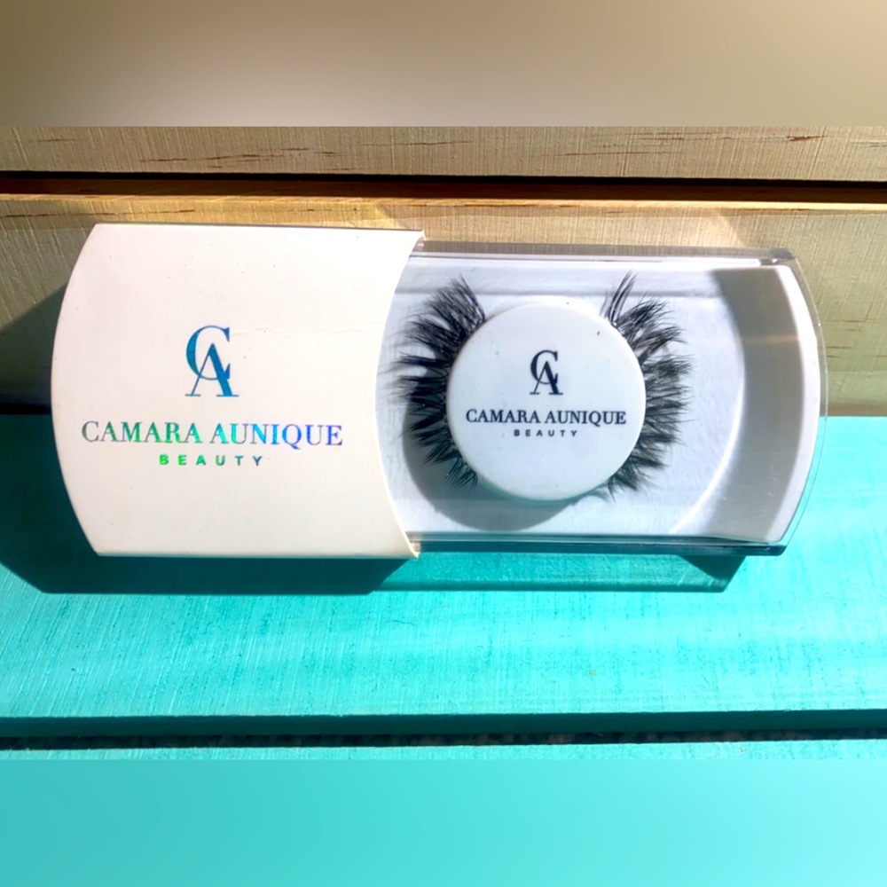 Camara Aunique Beauty Mary Lash